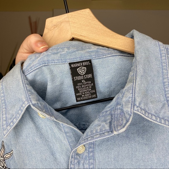 Looney Toons Vintage Denim Shirt Size XL - Picture 2 of 4